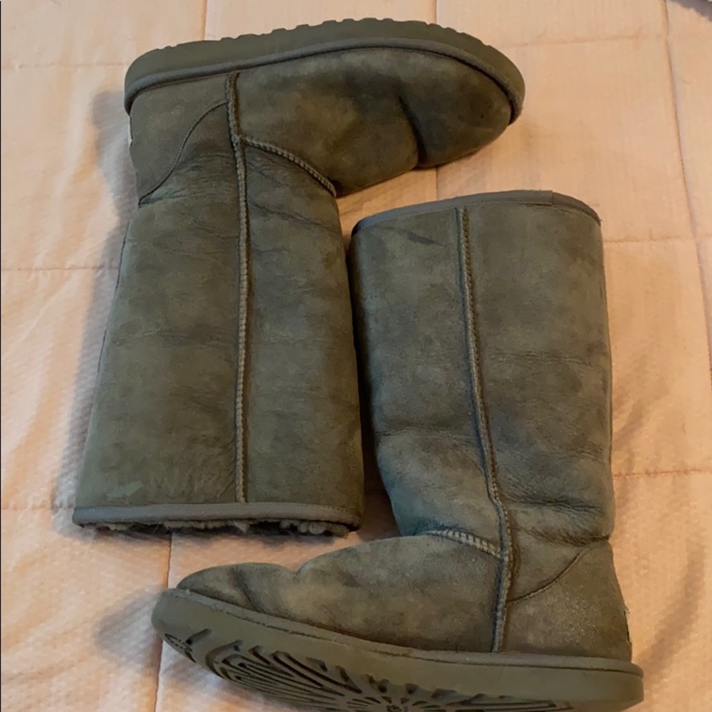 Boots - Picture 3 of 5